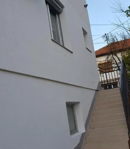 Ananas Centar Bolnica Besplatan Parking Aparthotel Banja Luka